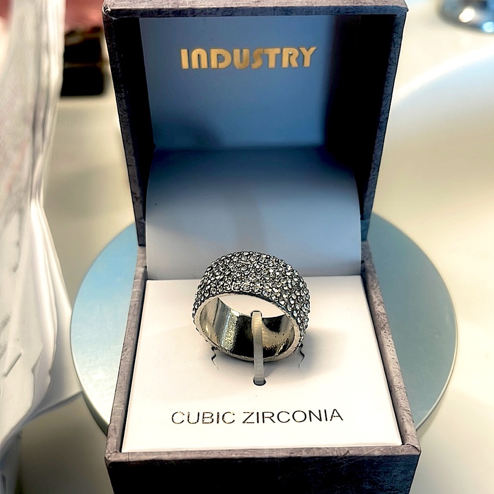 New CZ cocktail ring /band size 8 steal of a deal at $35! Questions?  Answers!